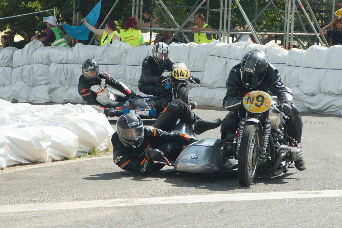 tausedneschottenring az1