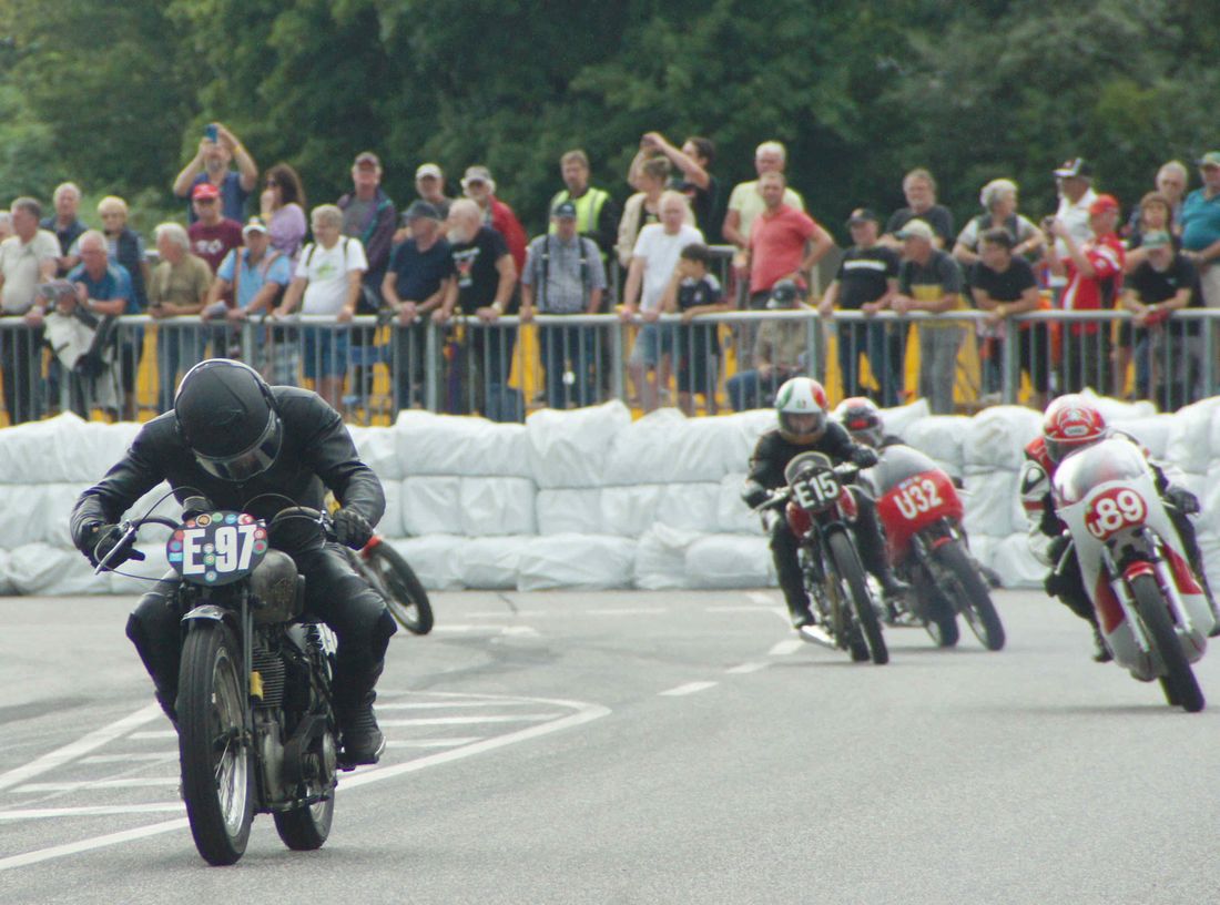 tausedneschottenring az6