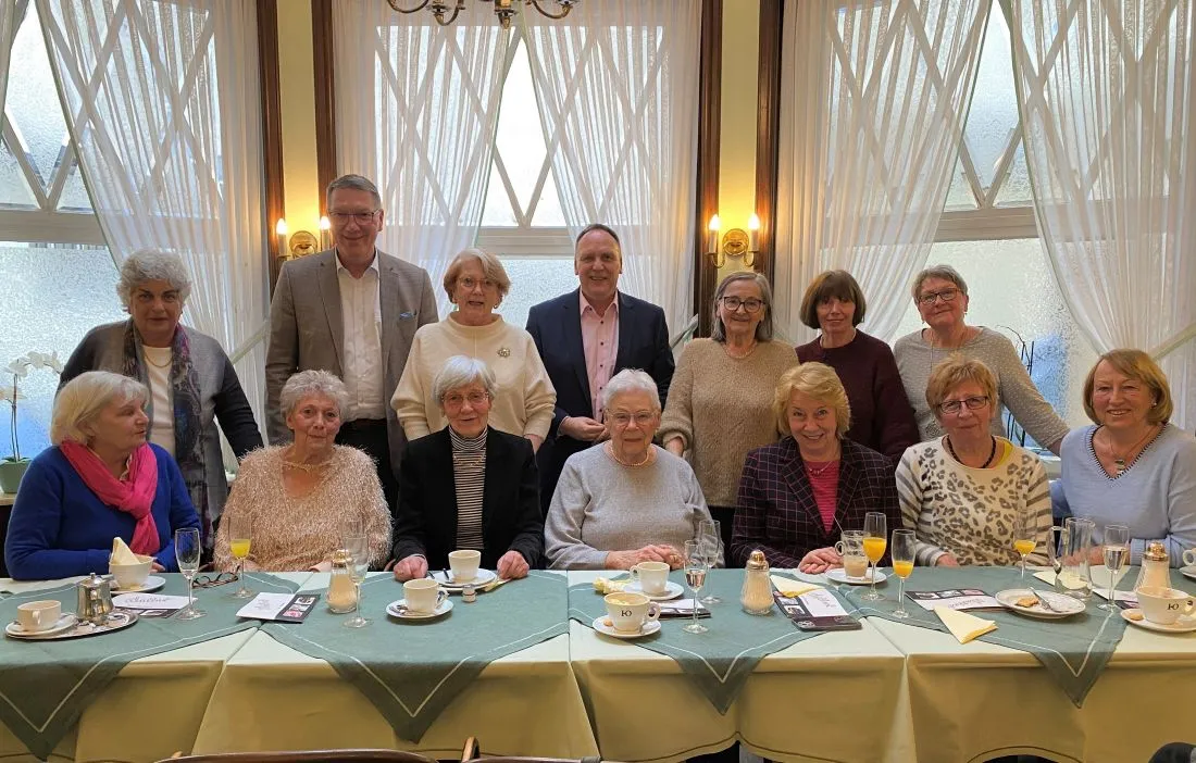 Intensiver Austausch und rdigung fr Frauenvereine AG