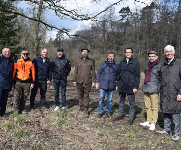 IHK Gießen-Friedberg pflanzt 300 Bäume im Gießener Stadtwald